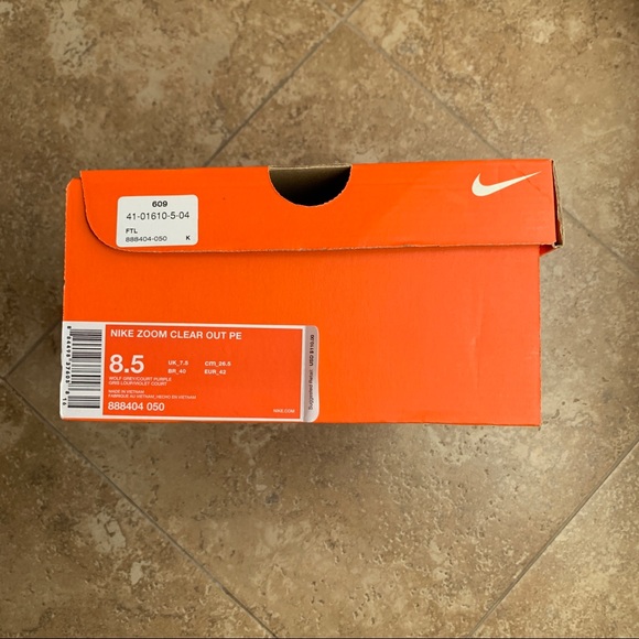 Nike Zoom Clear Out Basketball Shoes - Picture 13 of 13
